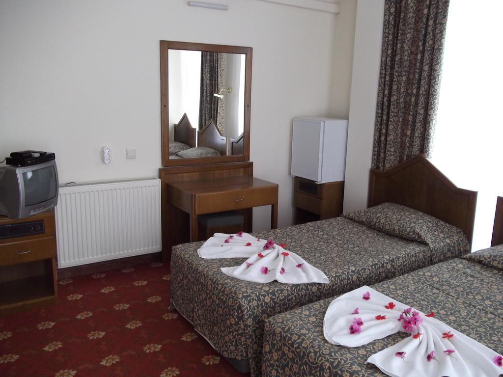 Antik Ridvan Hotel Çeşme الغرفة الصورة